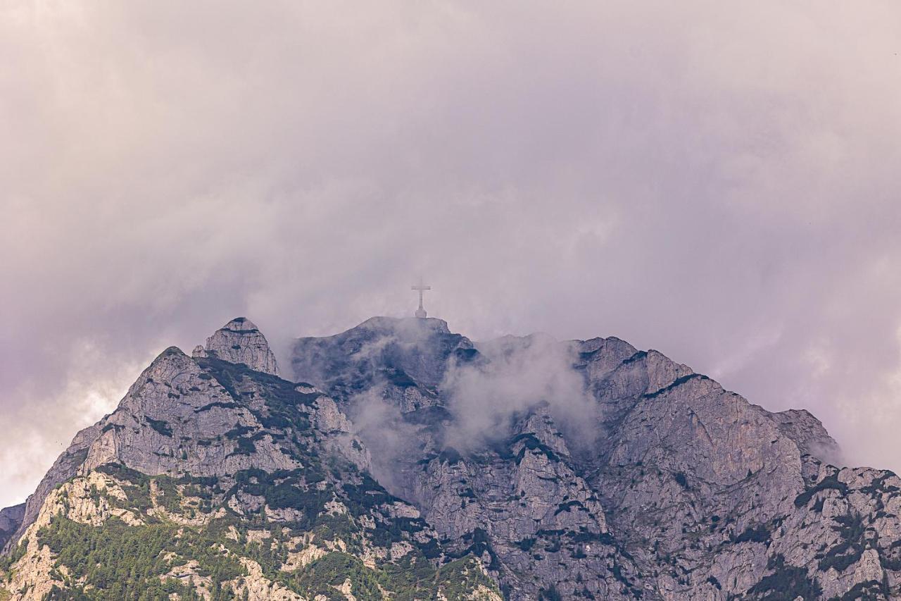 Pensiunea Montan Buşteni Exterior foto