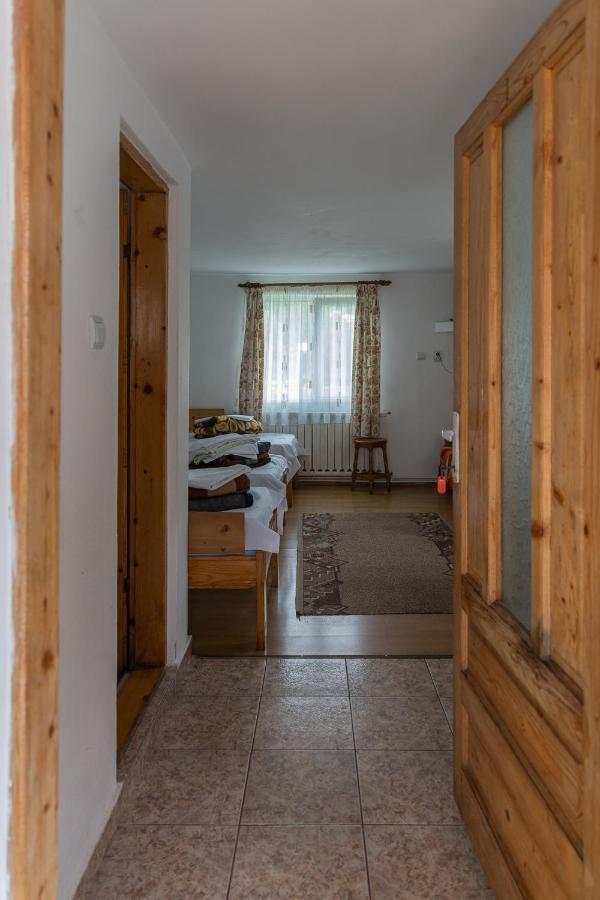 Pensiunea Montan Buşteni Exterior foto
